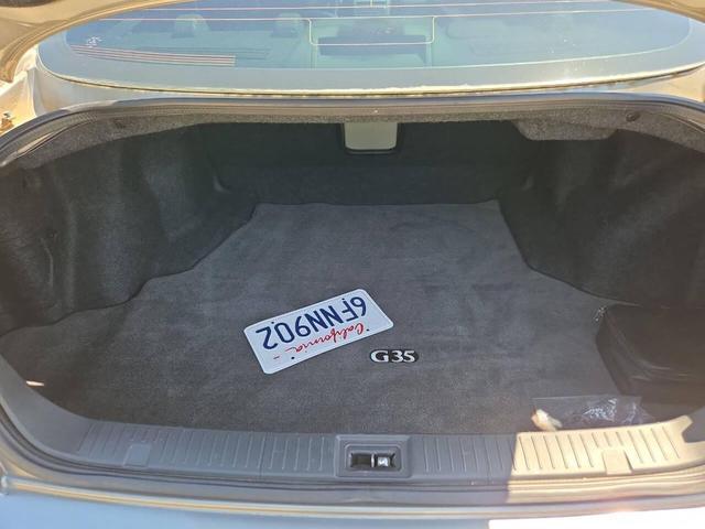 Photo of 2004 Gray INFINITI G35