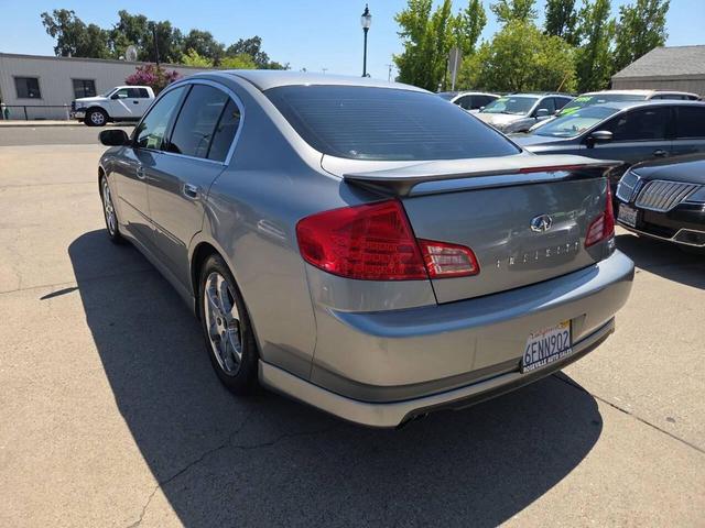 Photo of 2004 Gray INFINITI G35