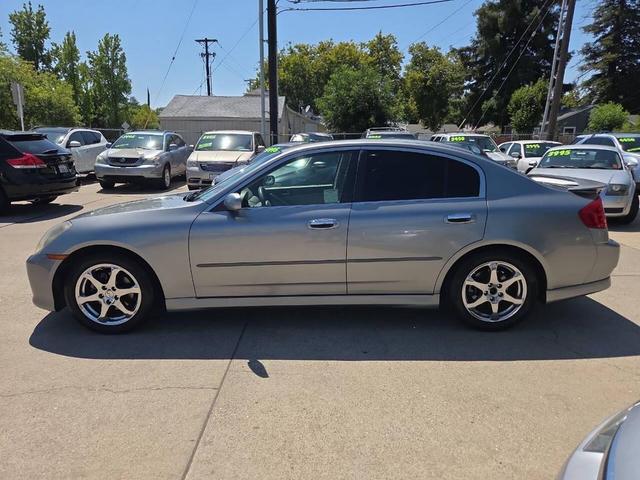 Photo of 2004 Gray INFINITI G35