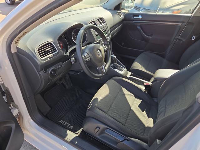 Photo of 2013 Candy White Volkswagen Jetta SportWagen