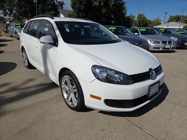Photo of 2013 Candy White Volkswagen Jetta SportWagen