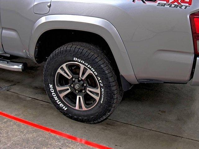 Photo of 2016 Magnetic Gray Metallic Toyota Tacoma