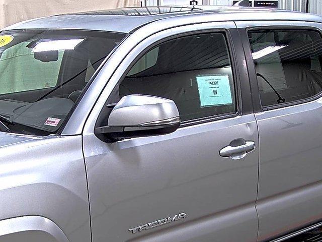 Photo of 2016 Magnetic Gray Metallic Toyota Tacoma