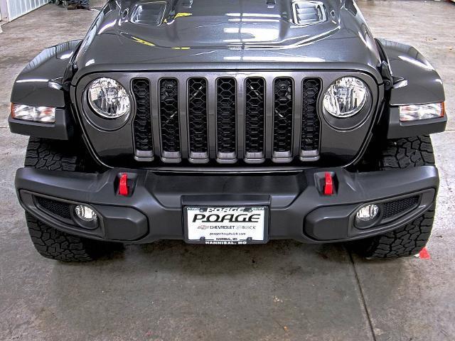 Photo of 2022 Granite Crystal Clearcoat Metallic Jeep Gladiator