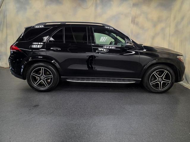 Photo of 2022 Black Mercedes-Benz GLE 450