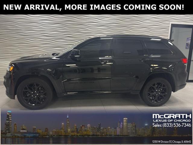 Photo of 2021 Diamond Black Crystal Pearlcoat Jeep Grand Cherokee