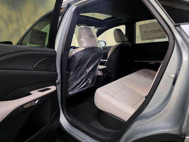 Photo of 2025 Iridium Lexus RX 350