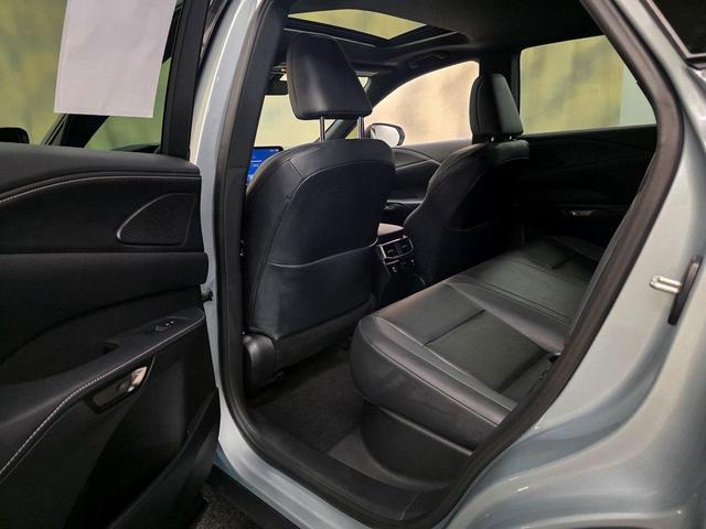 Photo of 2025 Iridium Lexus RX 350