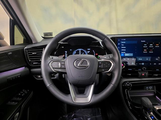 Photo of 2025 Atomic Silver Lexus NX 450h+