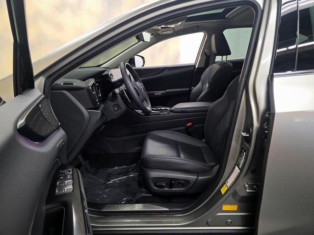 Photo of 2025 Atomic Silver Lexus NX 450h+
