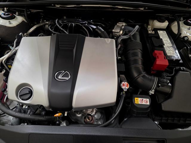 Photo of 2024 Eminent White Pearl Lexus ES 350