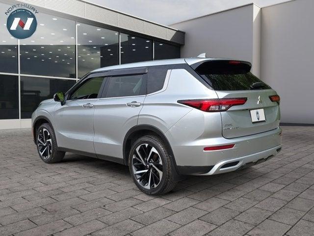 Photo of 2022 Alloy Silver Metallic Mitsubishi Outlander