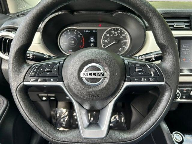 Photo of 2021 Brilliant Silver Metallic Nissan Versa