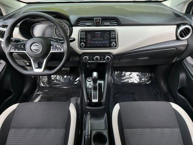 Photo of 2021 Brilliant Silver Metallic Nissan Versa