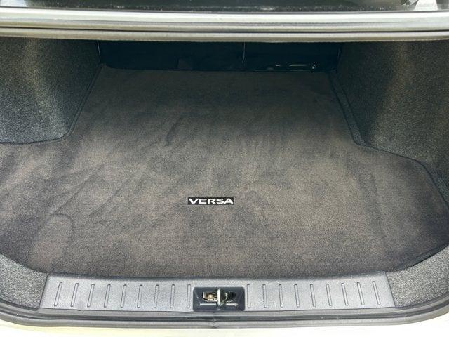 Photo of 2021 Brilliant Silver Metallic Nissan Versa