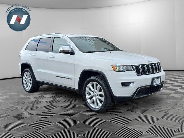 Photo of 2017 Bright White Clearcoat Jeep Grand Cherokee