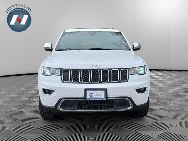 Photo of 2017 Bright White Clearcoat Jeep Grand Cherokee