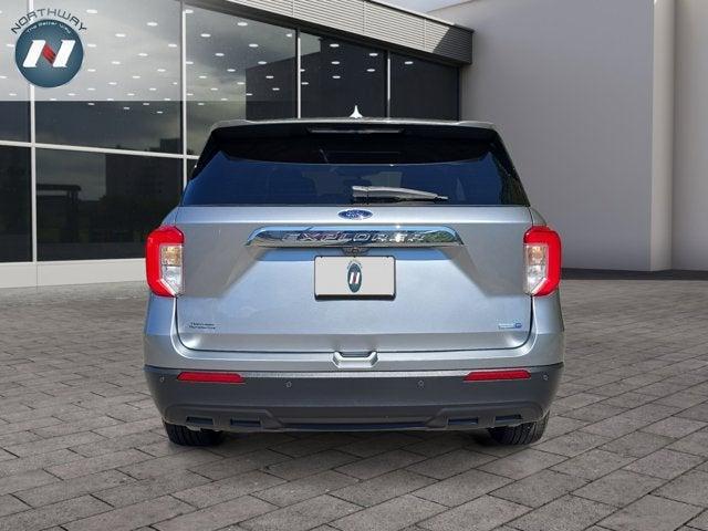 Photo of 2020 Silver Metallic Ford Explorer