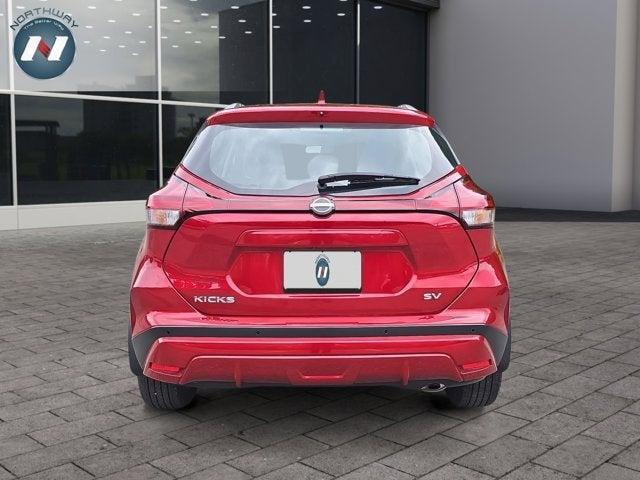 Photo of 2024 Scarlet Ember Nissan Kicks