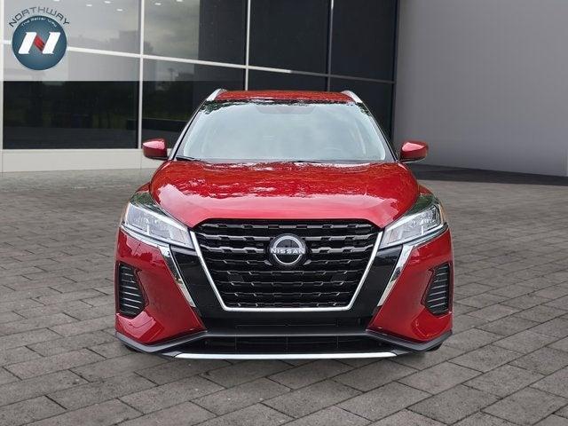 Photo of 2024 Scarlet Ember Nissan Kicks