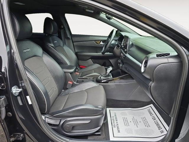 Photo of 2022 Aurora Black Kia Forte