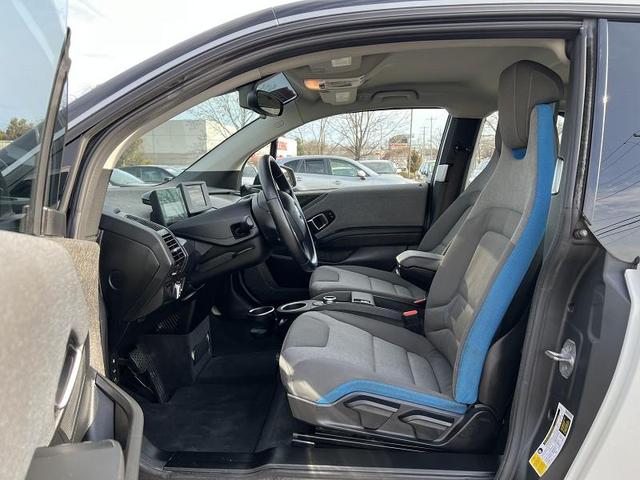 Photo of 2018 Capparis White w/BMW i Frozen Blue Accent BMW i3