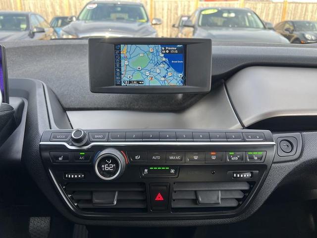 Photo of 2018 Capparis White w/BMW i Frozen Blue Accent BMW i3