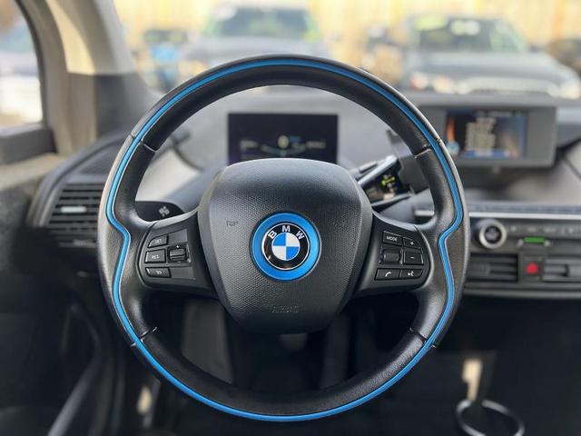 Photo of 2018 Capparis White w/BMW i Frozen Blue Accent BMW i3