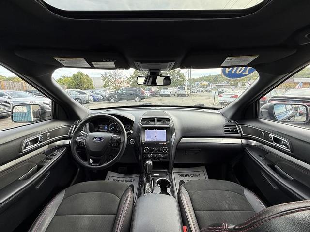 Photo of 2019 Agate Black Metallic Ford Explorer