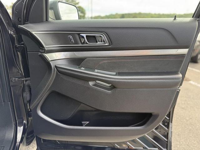 Photo of 2019 Agate Black Metallic Ford Explorer