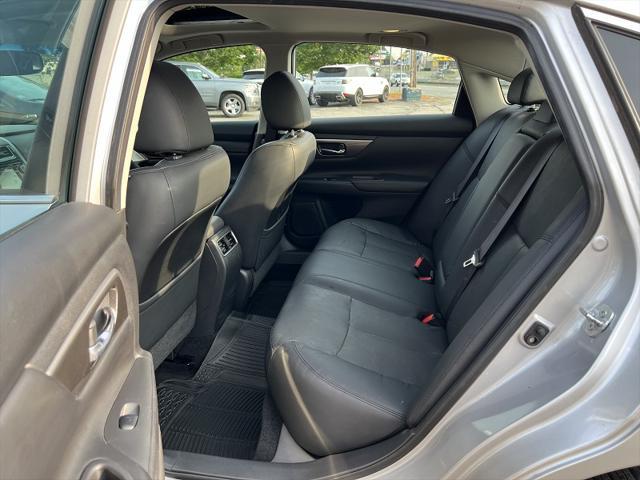 Photo of 2015 Brilliant Silver Nissan Altima
