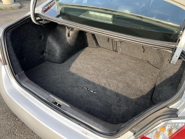 Photo of 2015 Brilliant Silver Nissan Altima