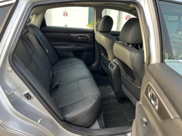 Photo of 2015 Brilliant Silver Nissan Altima