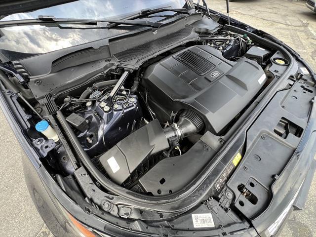 Photo of 2017 Loire Blue Metallic Land Rover Discovery