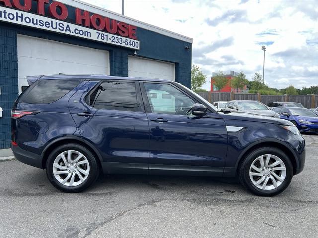 Photo of 2017 Loire Blue Metallic Land Rover Discovery