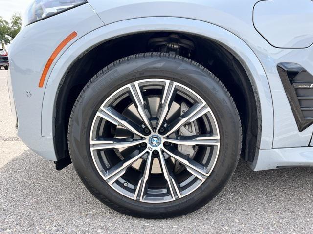 Photo of 2024 Brooklyn Grey Metallic BMW X5 PHEV