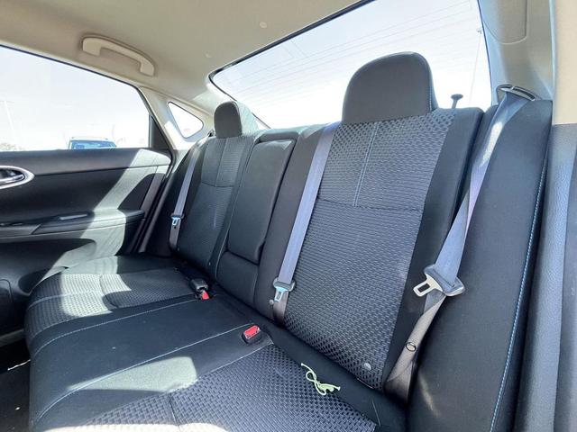 Photo of 2019 Super Black Nissan Sentra
