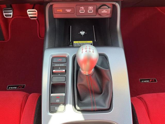 Photo of 2025 Championship White Honda Civic Type R