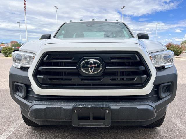 Photo of 2018 Super White Toyota Tacoma