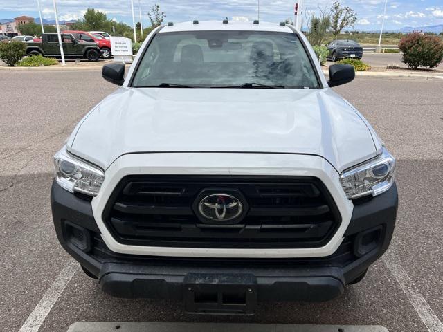 Photo of 2018 Super White Toyota Tacoma