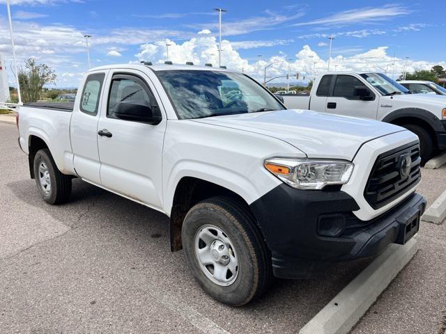 Photo of 2018 Super White Toyota Tacoma