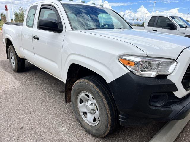 Photo of 2018 Super White Toyota Tacoma