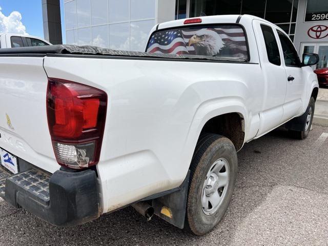 Photo of 2018 Super White Toyota Tacoma