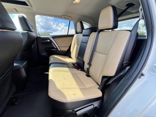 Photo of 2018 Blizzard Pearl Toyota RAV4 Hybrid