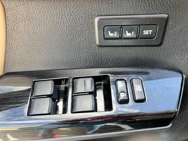 Photo of 2018 Blizzard Pearl Toyota RAV4 Hybrid