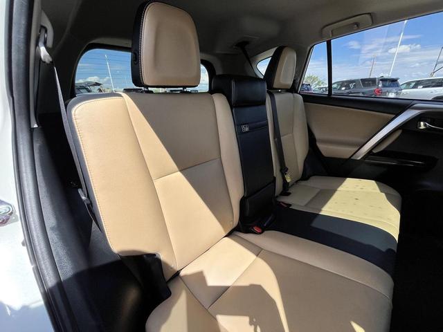 Photo of 2018 Blizzard Pearl Toyota RAV4 Hybrid