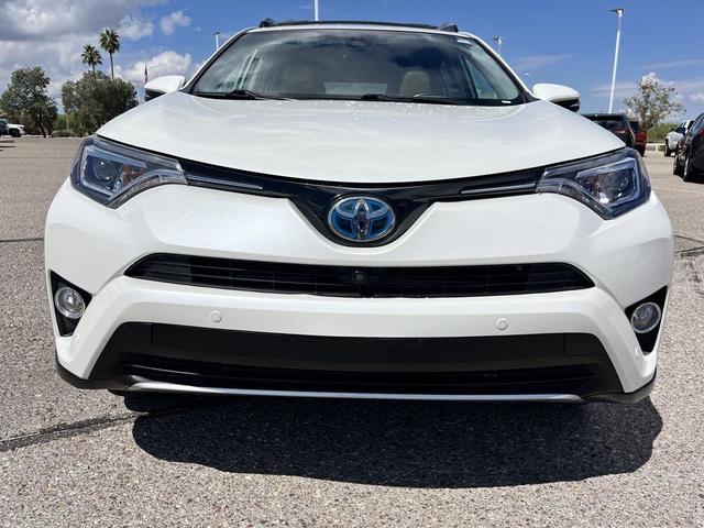Photo of 2018 Blizzard Pearl Toyota RAV4 Hybrid