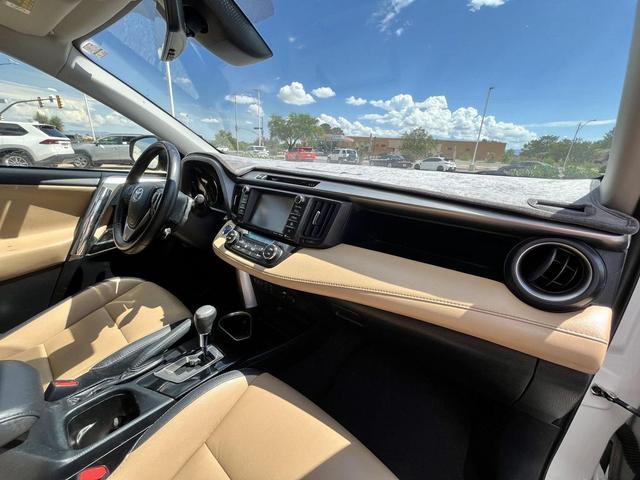 Photo of 2018 Blizzard Pearl Toyota RAV4 Hybrid