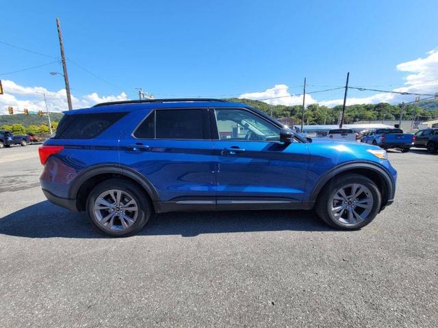 Photo of 2022 Blue Ford Explorer