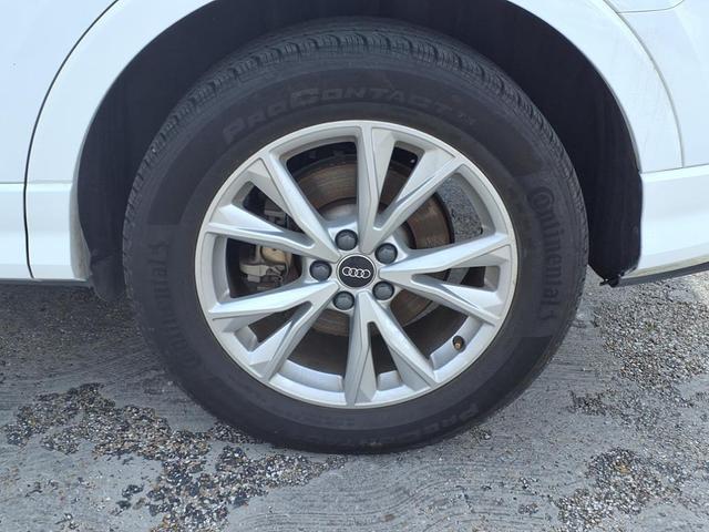 Photo of 2023 Glacier White Metallic Audi Q3